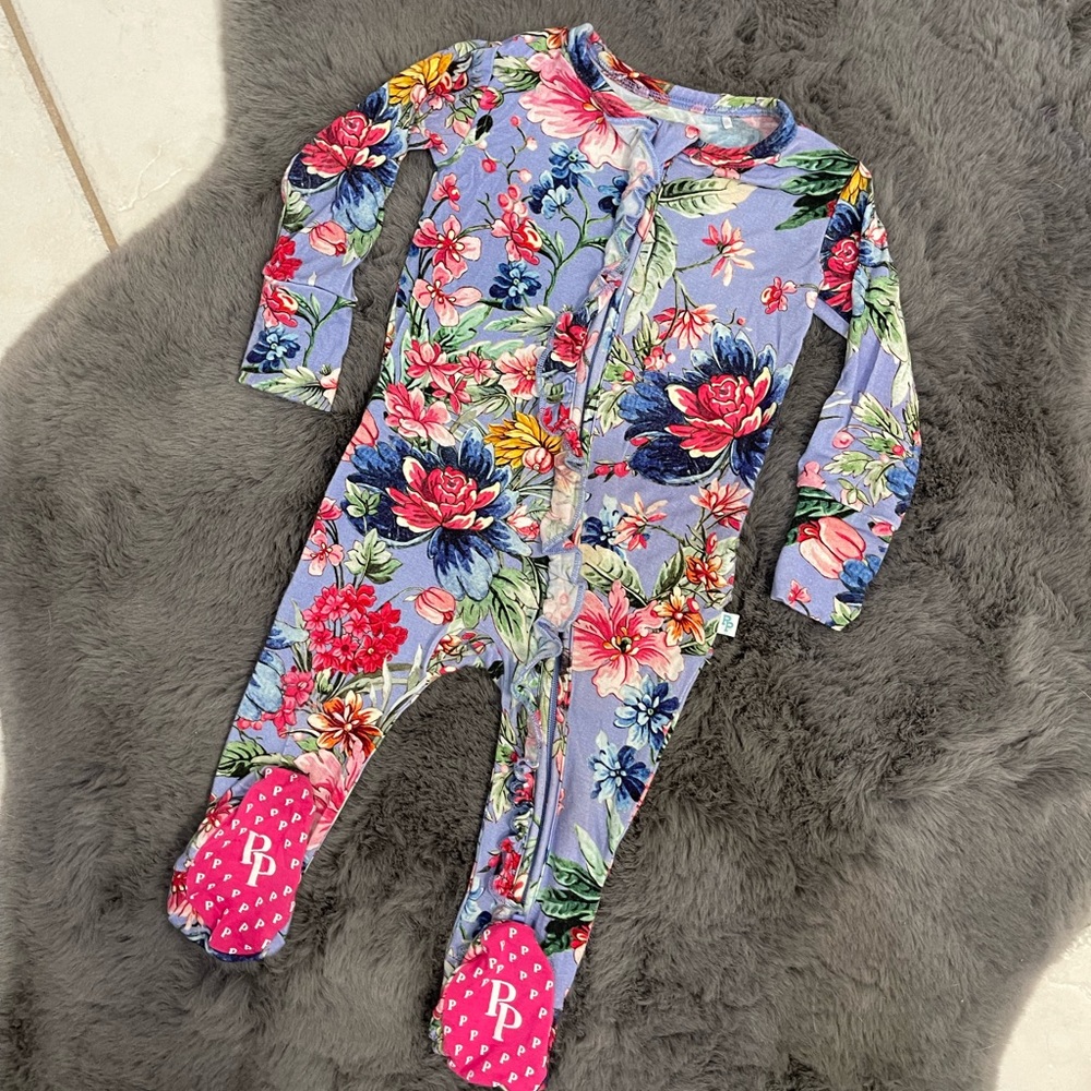 4 zipper posh peanut footies